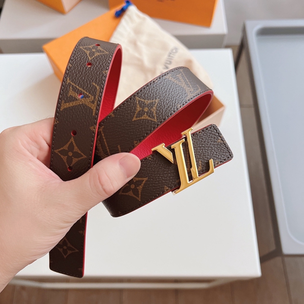 ルイヴィトンベルト正面デザイン